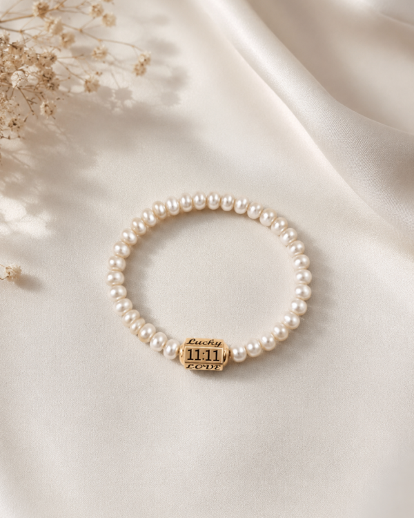 Lumi 11:11 Pearl Bracelet